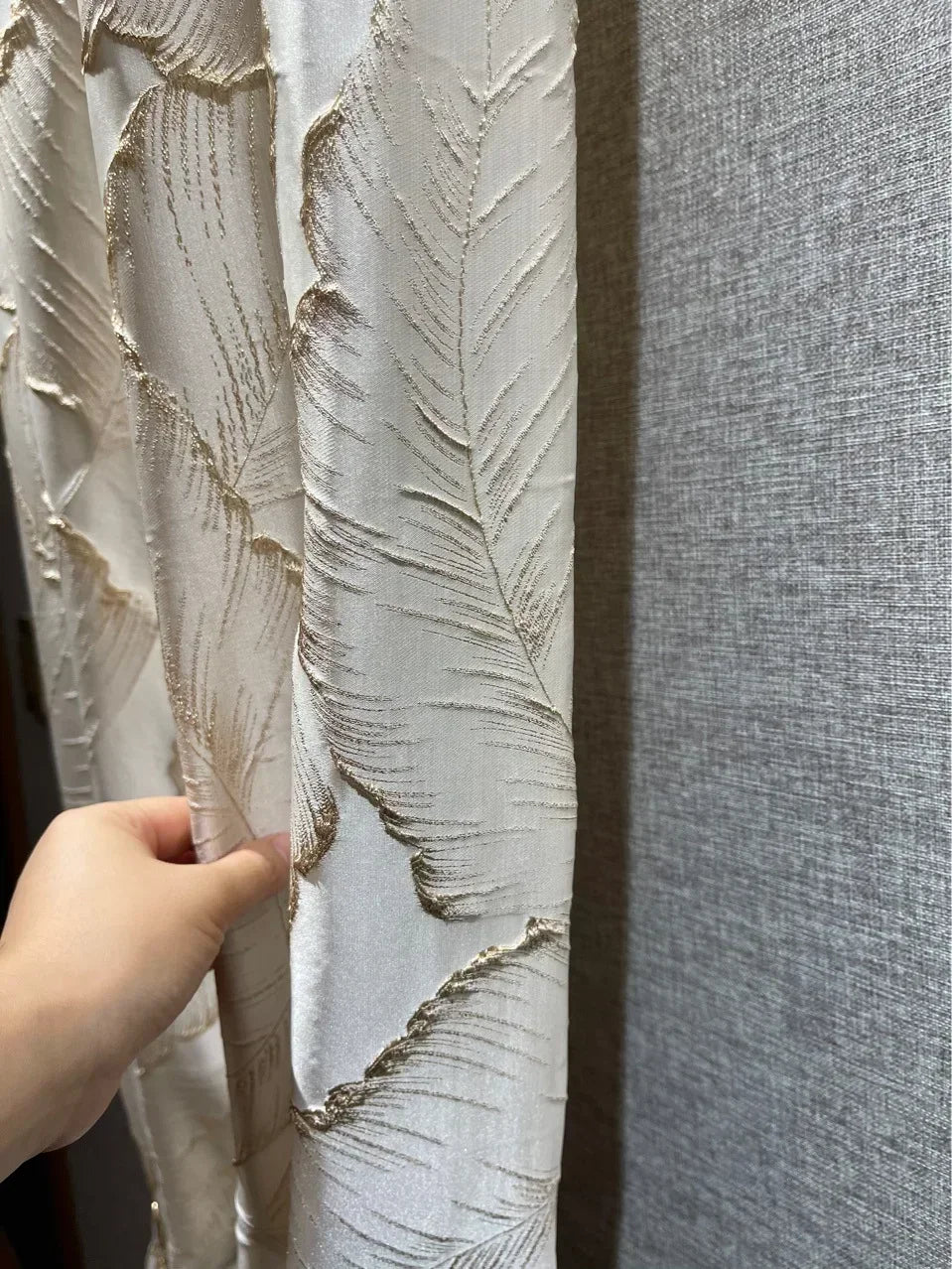 High-precision Embossed Gold Thread Jacquard Beige Leaf