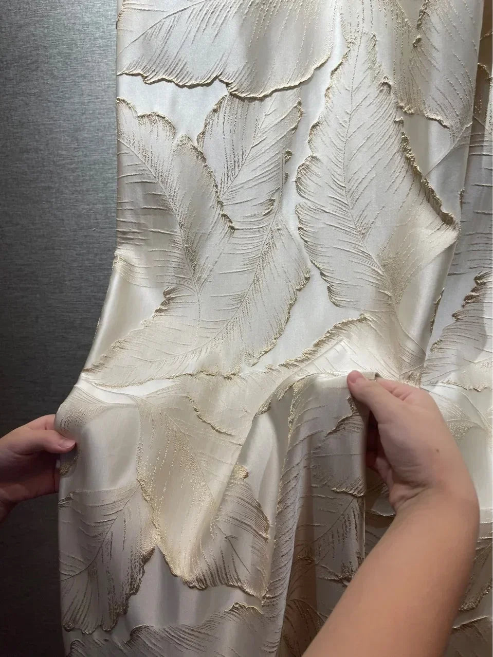 High-precision Embossed Gold Thread Jacquard Beige Leaf